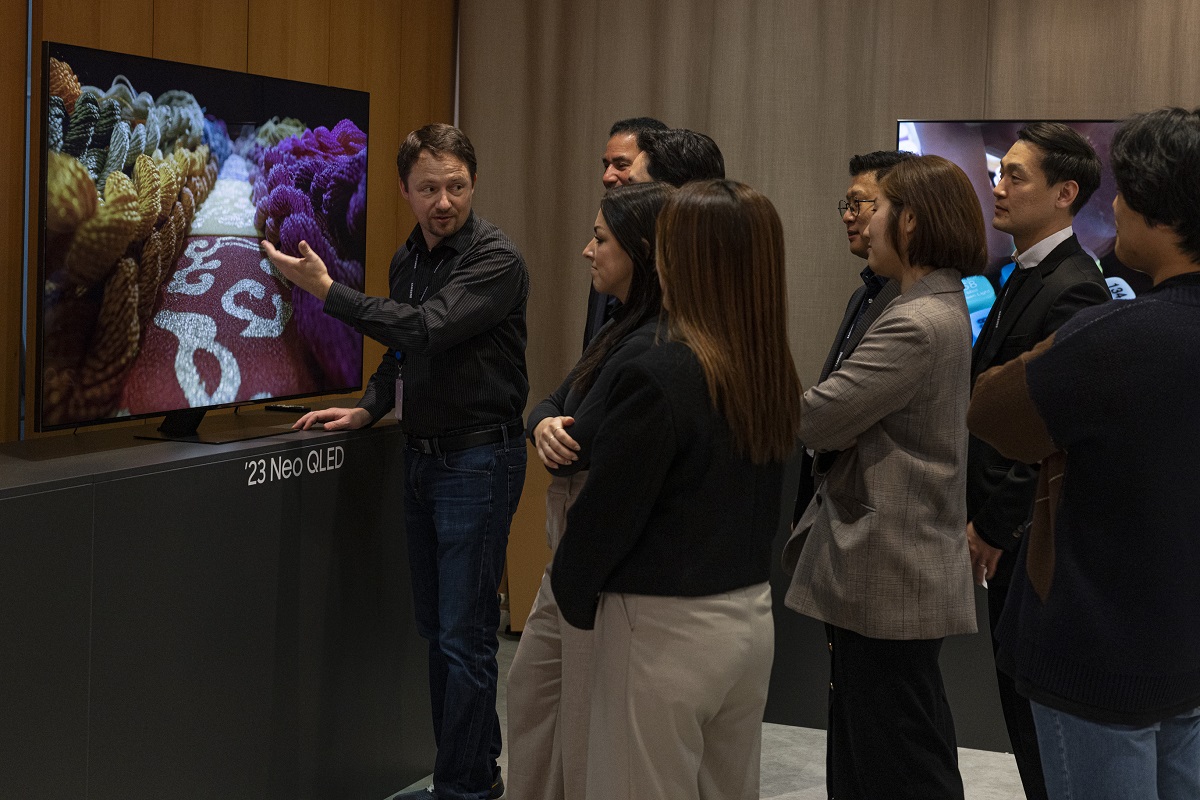 Samsung демонстрирует технологическое мастерство, предлагая новейшие телевизоры и мониторы Neo QLED, OLED и мониторы на Европейском техническом семинаре